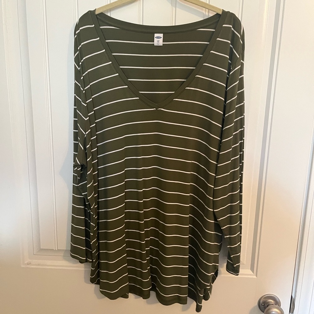 Old navy stripe shirt